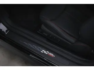 Foto 12 van MINI Hatchback Cooper SE / John Cooper Works / Pakket XL / John Cooper Works / Pakket XL / 18" JCW L