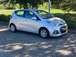 Foto 11 van Hyundai I10 1.0i i-Motion Comfort Plus rijklaar incl. nw apk!!