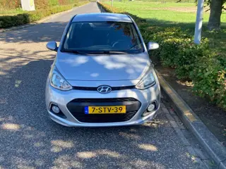 Foto 12 van Hyundai I10 1.0i i-Motion Comfort Plus rijklaar incl. nw apk!!
