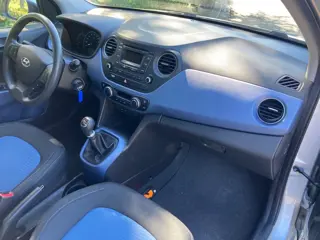 Foto 16 van Hyundai I10 1.0i i-Motion Comfort Plus rijklaar incl. nw apk!!