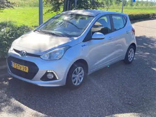Foto 20 van Hyundai I10 1.0i i-Motion Comfort Plus rijklaar incl. nw apk!!