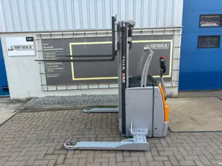 VS-23075 Elektrische triplex breedspoor stapelaar Still 4026mm