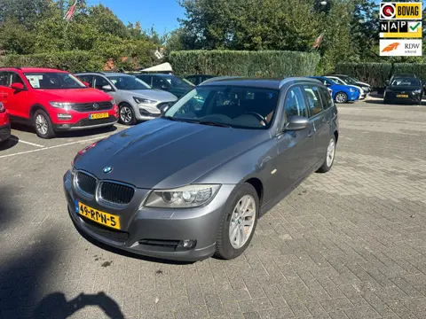BMW 3-serie Touring 318i Luxury Line , automaat , leer , navigatie , pdc