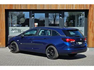 Foto 13 van Opel Astra Sports Tourer 1.2 Edition led. cruise control. lichtmetaal.