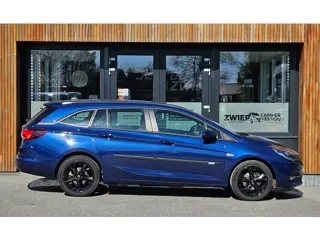 Foto 16 van Opel Astra Sports Tourer 1.2 Edition led. cruise control. lichtmetaal.