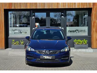 Foto 17 van Opel Astra Sports Tourer 1.2 Edition led. cruise control. lichtmetaal.