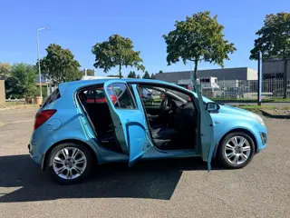 Foto 11 van Opel Corsa 1.4-16V Cosmo|Automaat|Trekhaak|Airco|NAP|APK|