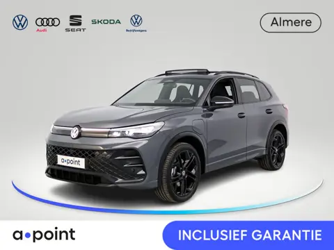 Volkswagen Tiguan 1.5 eHybrid R-Line Edition 204 pk Automaat (DSG) | Verlengde garantie | Navigatie 