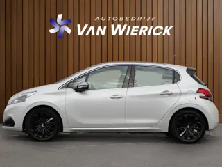 Foto 12 van Peugeot 208 1.2 82PK Tech Edition! | Carplay | Panoramadak | Sportvelgen
