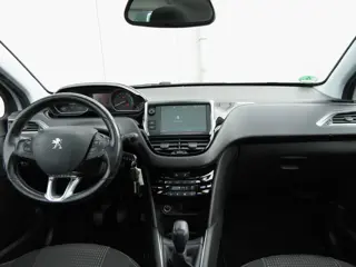 Foto 17 van Peugeot 208 1.2 82PK Tech Edition! | Carplay | Panoramadak | Sportvelgen