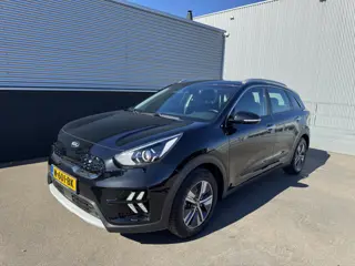 Foto 14 van Kia Niro 1.6 GDi Hybrid Style Edition Schuif/kanteldak, Trekhaak, 1e eign. NL-auto! Navigatie, Achte