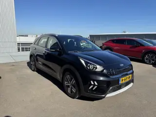 Foto 16 van Kia Niro 1.6 GDi Hybrid Style Edition Schuif/kanteldak, Trekhaak, 1e eign. NL-auto! Navigatie, Achte