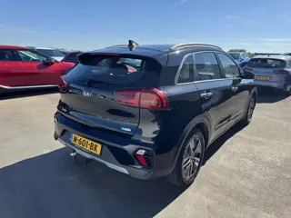 Foto 17 van Kia Niro 1.6 GDi Hybrid Style Edition Schuif/kanteldak, Trekhaak, 1e eign. NL-auto! Navigatie, Achte