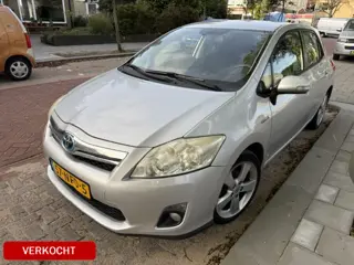 Toyota Auris 1.8 Full Hybrid Dynamic - Koppakking lek Koppakking is lek. Niet rijdbaar op benzine.