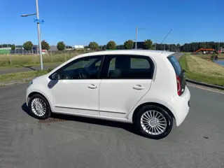 Foto 19 van Volkswagen Up! 1.0 move up! 2014 navi / lmv / airco / elek pakket