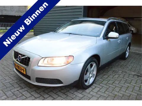 Volvo V70 2.0 Momentum|Automaat|Trehaak| (bj 2009)
