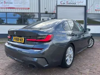 Foto 15 van BMW 3-serie 330e eDrive Edition [INCL-BTW] M-Pakket | Hud|Keyless| Adaptive cruise|.....