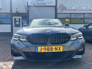 Foto 13 van BMW 3-serie 330e eDrive Edition [INCL-BTW] M-Pakket | Hud|Keyless| Adaptive cruise|.....