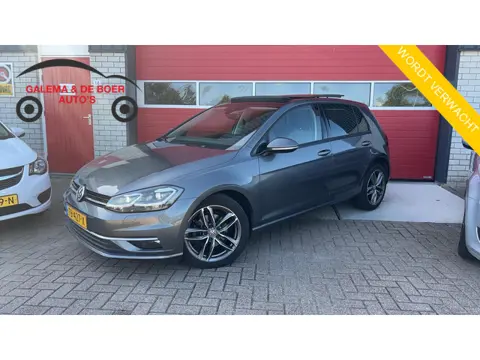 Volkswagen Golf 1.5 TSI Highline Business AUTOMAAT / PANORAMADAK / KEYLESS / TREKHAAK /  FULL LED / 