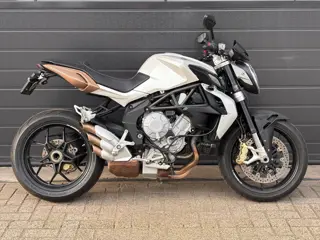 MV Agusta Tour 675 Brutale Nakedbike 113PK Nieuwstaat