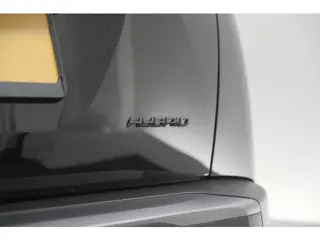 Foto 18 van Peugeot 2008 1.2 Hybrid 136 Style | Apple Carplay | Parkeersensoren | Climate Control