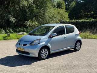 Foto 12 van Toyota Aygo 1.0-12V + NL I NWE KOPPELING I NWE APK I NETTE AUTO I INRUILKOOPJE