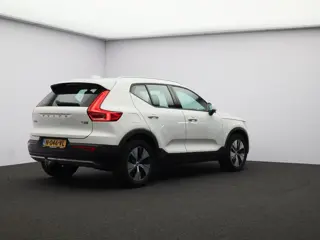 Foto 13 van Volvo XC40 T5 Twin Engine Momentum Pro / Trekhaak / 360 camera / Elektr. bed. achterklep