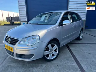Volkswagen Polo 1.4-16V AIRCO/5DRS/CRCONTROL/APK10-2027!