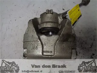 Renault Megane Grandtour 1.4 16V 2009-2016 Remklauw links voor