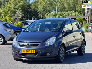 Opel Corsa 1.4- Edition | Airco | Cruise control | Elektrische ramen en spiegels | Getint glas | LM 