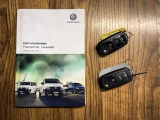 Foto 14 van Volkswagen Transporter Kombi 2.0 TDI L1H1 9 Pers / Airco / All Seas / Gps! ex btw bpm vrij !