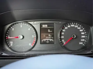Foto 19 van Volkswagen Transporter Kombi 2.0 TDI L1H1 9 Pers / Airco / All Seas / Gps! ex btw bpm vrij !