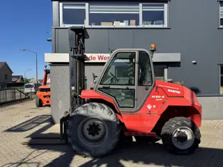 Manitou M 30-4P ST3B Ruwterrein Heftruck 4x4 Triplo 550 Sideshift 8032UUR Perkins DIESEL 2017