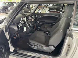 Foto 12 van Mini Cabrio 1.6 Cooper Pepper ( 6 MAANDEN GARANTIE )