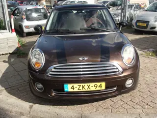 Foto 20 van Mini Clubman 1.6 Cooper airco elek pak nap apk