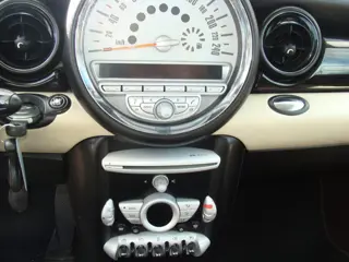 Foto 14 van Mini Clubman 1.6 Cooper airco elek pak nap apk