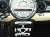 Foto 24 van Mini Clubman 1.6 Cooper airco elek pak nap apk
