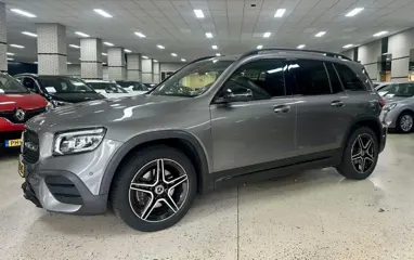 MERCEDES-BENZ GLB-KLASSE 200 AMG Night Pakket Digi Dasbord Camera Stoelverwarming Sfeerverlichting