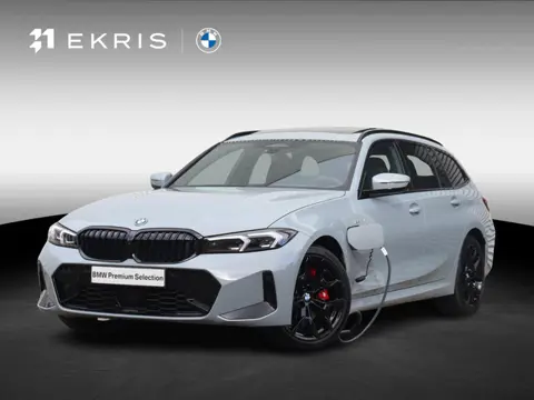 BMW 3 Serie Touring 330e | M Sportpakket Pro | Panodak | Head-Up | Trekhaak | Driving Assistant Prof