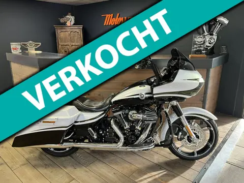 Harley Davidson FLTRXSE CVO Roadglide 110Ci 5HD Rinehart Exhaust White Edition