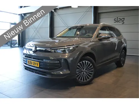 Volkswagen Tiguan 1.5 eHybrid Life carplay cruise camera led 18 inch !!