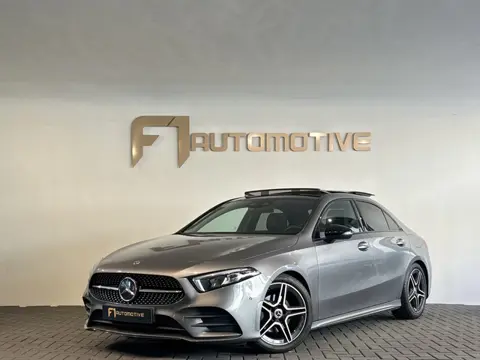 Mercedes-Benz A-klasse 180 AMG Pano|Stoelverwarming|Camera|Lane Assist