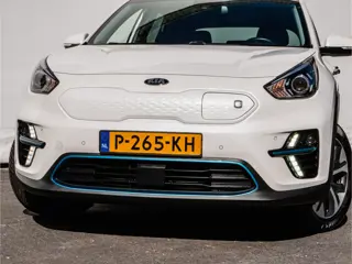 Foto 11 van Kia e-Niro Edition 64 kWh SOH 100% Camera/ Carplay/ Navigatie/ Adapt. cruise/ Half leer/ Dab