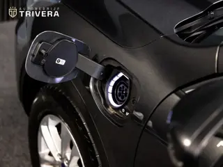 Foto 16 van Ford Kuga 2.5 PHEV Titanium l SoH 96% l CAM 360° l CARPLAY l NAV l 1ste eig.l Keyless entry l Dealer