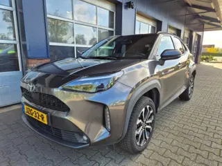TOYOTA YARIS CROSS 1.5 HYBRID 115 FIRST, Parkeer sensoren, Camera, Stuur/stoel verwarming, Keyles, Carplay, ALL IN prijs!