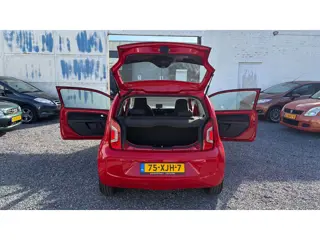 Foto 15 van Volkswagen Up! 1.0 high up! BlueMotion | Bouwjaar 2012 | Lederen Bekleding