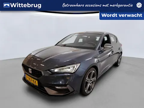 SEAT Leon 1.5 eTSI 150pk FR DSG Automaat Panorama schuifdak / Navigatie / LM 18 inch / Parkeersensor