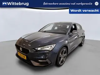 SEAT Leon 1.5 eTSI 150pk FR DSG Automaat Panorama schuifdak / Navigatie / LM 18 inch / Parkeersensor