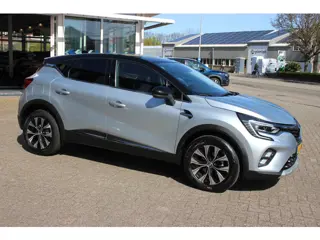 Foto 17 van Renault Captur 1.3 TCe Hybrid Intens Automaat | Parkeersensoren v+a | Camera | Navi |