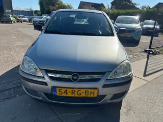 Foto 11 van Opel Corsa 1.2-16V Rhythm